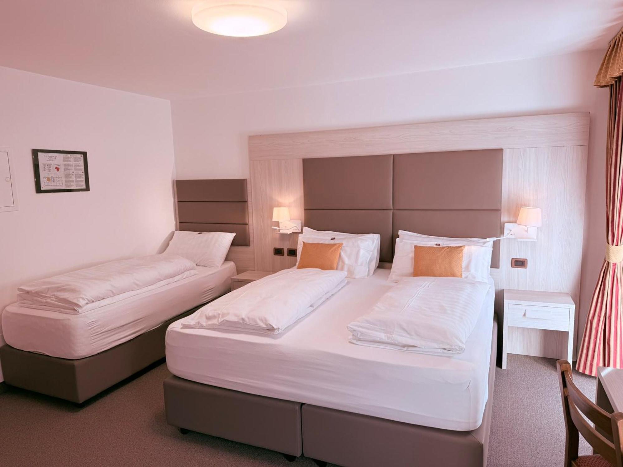 Hotel Rosalpina Soraga Ngoại thất bức ảnh