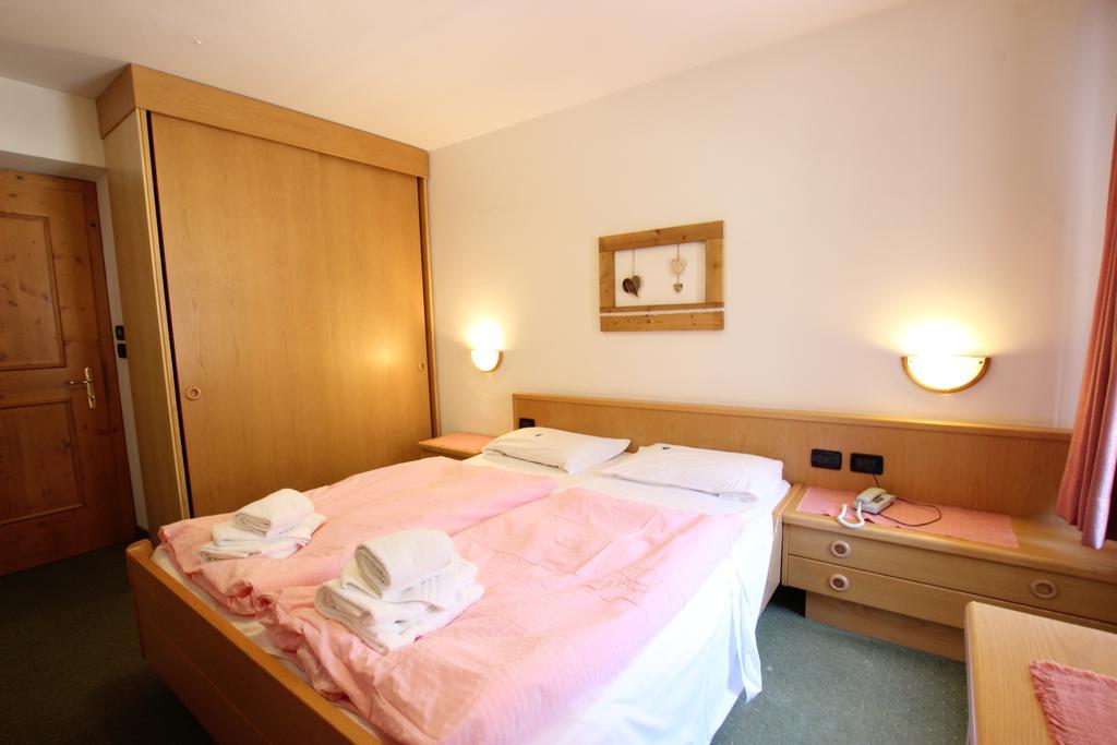 Hotel Rosalpina Soraga Ngoại thất bức ảnh