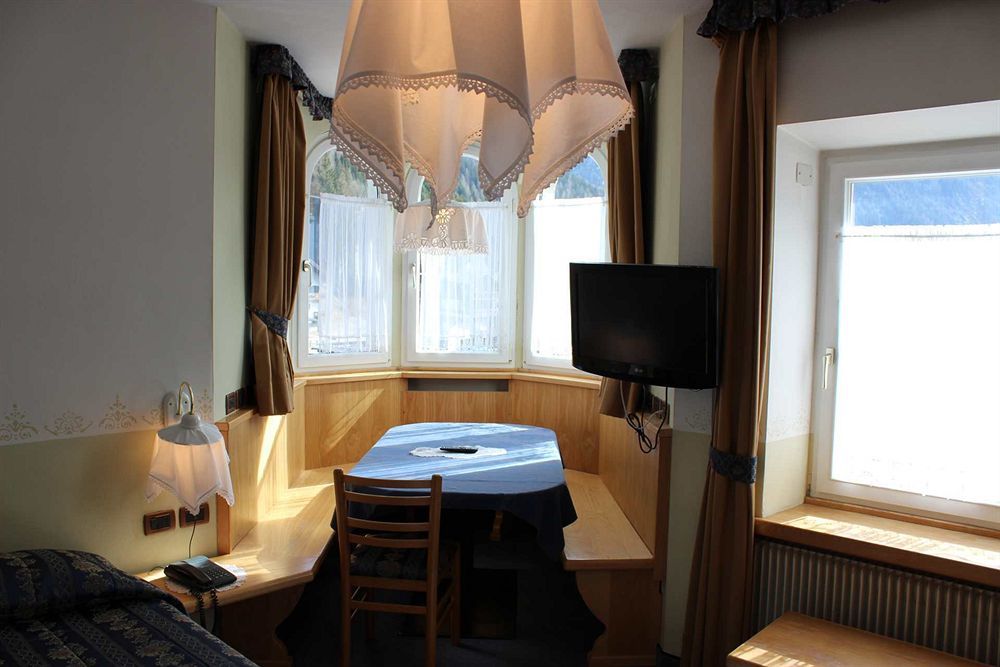 Hotel Rosalpina Soraga Ngoại thất bức ảnh
